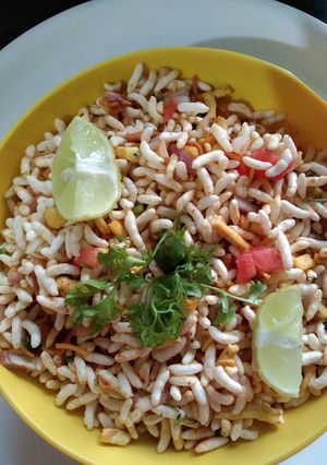 A picture of Sukhi bhel.
