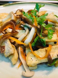 Hình của món Đậu phụ (đậu hũ) xào nấm.