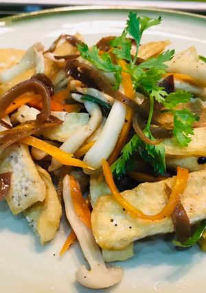 Hình của món Đậu phụ (đậu hũ) xào nấm.