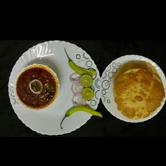 A picture of Chole Bhature.