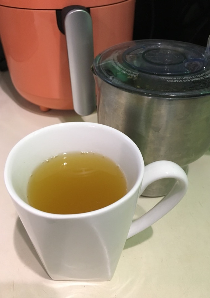 Una foto de Infusión de cúrcuma y más