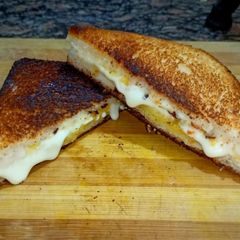 Grilled Cheese Sandwich 📌 A picture of Grilled Cheese Sandwich 📌.