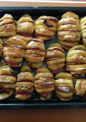 Mindent bele tepsis krumpli 🙂 recept fotója