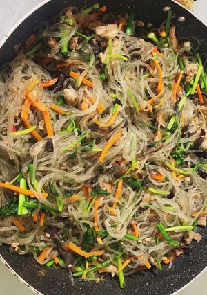 Hình của món Miến trộn thịt heo rau củ.