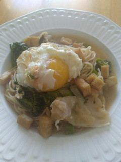 Una foto de Sopa al estilo oriental