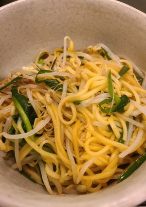 韮菜豆芽拌乾麵（五辛素） 的食譜成品照片
