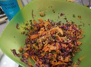 Una foto de ensalada tropical de papaya