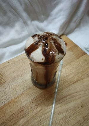 A picture of Chocolate lassi.