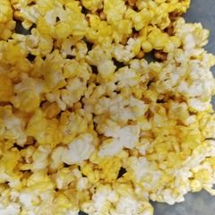 A picture of Kernal popcorn (microwave).