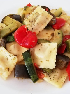 Una foto de Pasta con verduras salteadas