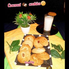 A picture of Eggless Coconut Cookies.