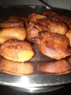 मीठे गुलगुले(Meethe gulgule recipe in Hindi) रेसिपी मुख्य फोटो