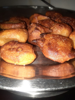 मीठे गुलगुले(Meethe gulgule recipe in Hindi) रेसिपी मुख्य फोटो