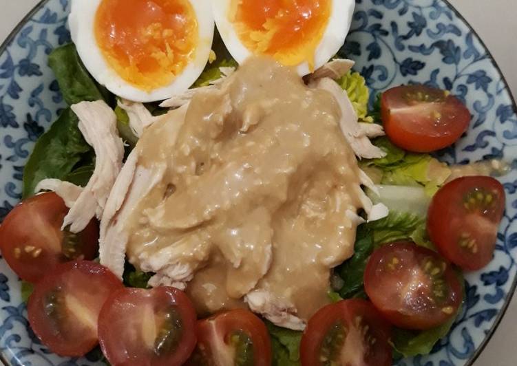 Langkah Mudah Menyiapkan Duplikasi Kewpie Sesame Salad Dressing with Chicken &amp; Egg Top Enaknya
