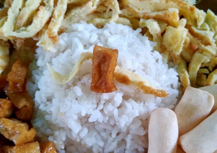 Nasi uduk praktis