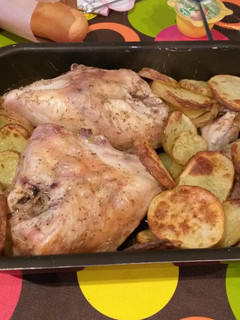 Una foto de Pollo al horno con patatas