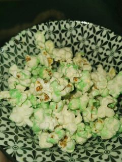 Una foto de Palomitas de color