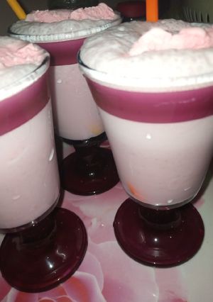A picture of Strawberry Shake.