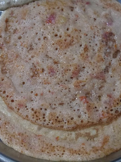 தக்காளி தோசை (Thakkaali dosai recipe in tamil) செய்முறை முக்கிய புகைப்படம்