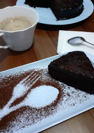 Foto resep Super Moist Chocolate Cake with Glaze (no mixer no oven)