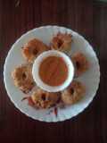 Instant Vada/ Rava Vada/ Suji Vada/ Semolina Vada with Tomato Peanut Chutney