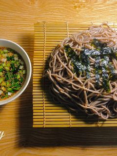 Hình của món Mì soba lạnh.