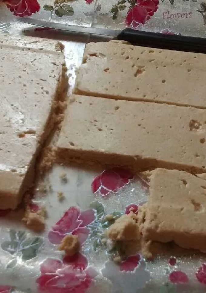 Una foto de Turrón de pasta de maní(mantecol)