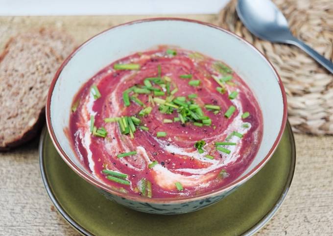 Kartoffelsuppe mit Rote Bete