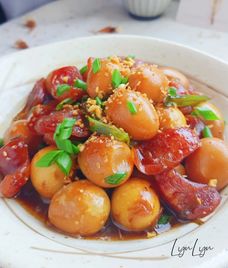 lạp xưởng trứng cút