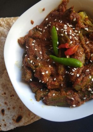 मसाला दहीं भींडी (Masala dahi bhindi recipe in hindi) रेसिपी मुख्य फोटो
