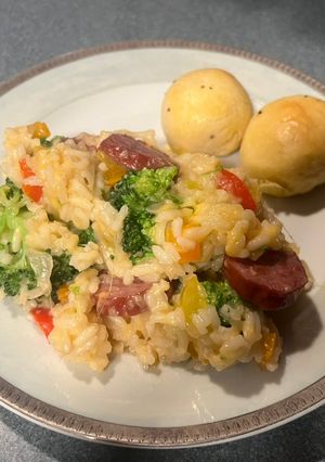 A picture of One pot sausage, veggies and rice.