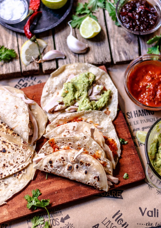Una foto de Tacos de pollo mexicanos