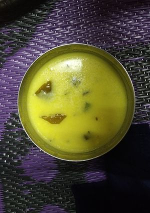 गुजराती कढ़ी (gujarati kadhi recipe in Hindi) रेसिपी मुख्य फोटो