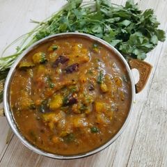 A picture of Sweet & sour pumpkin bhaji.