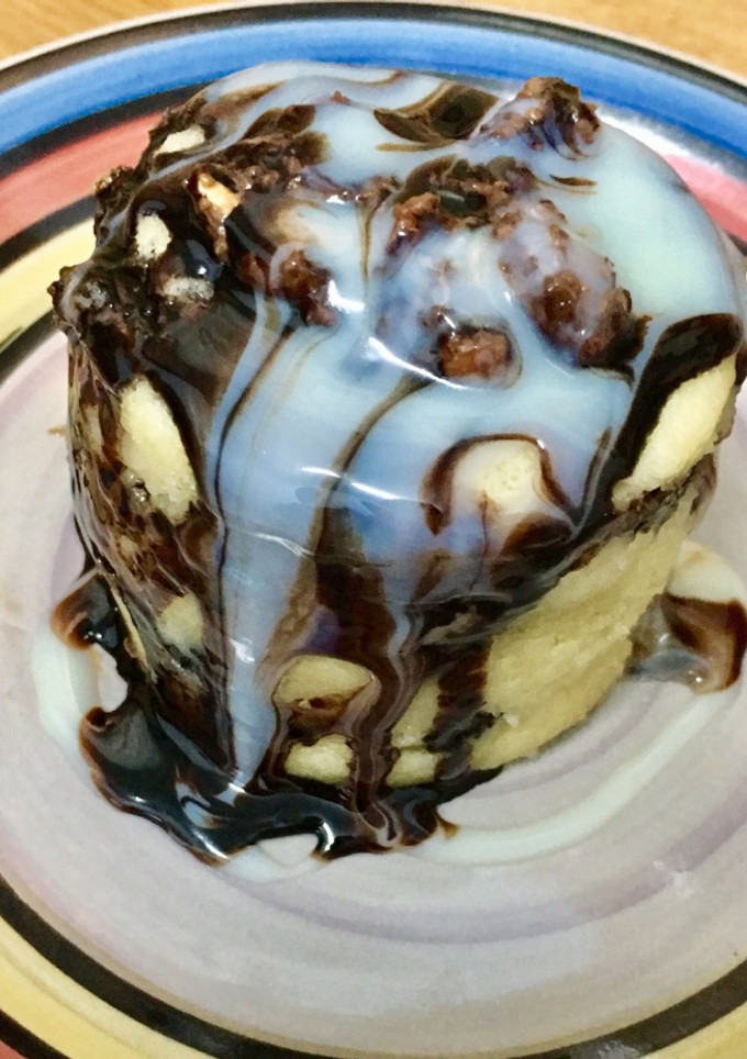 Una foto de Mug cake de plátano 🍌🍫