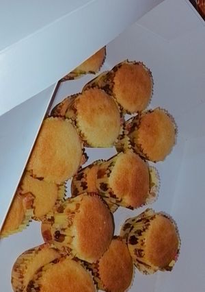 A picture of Rukky Auta's cake and More.