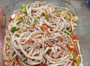 韓式小菜：涼拌金針菇 的食譜成品照片