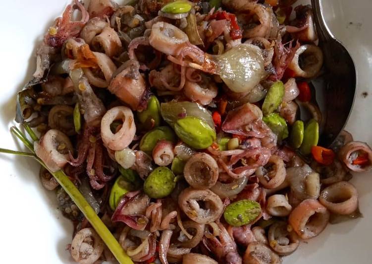 Resep Baby cumi sambal matah ala dapuricha⚡️ yang Bisa Manjain Lidah