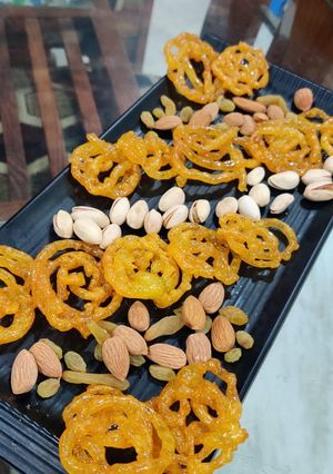 A picture of Instant jalebi.