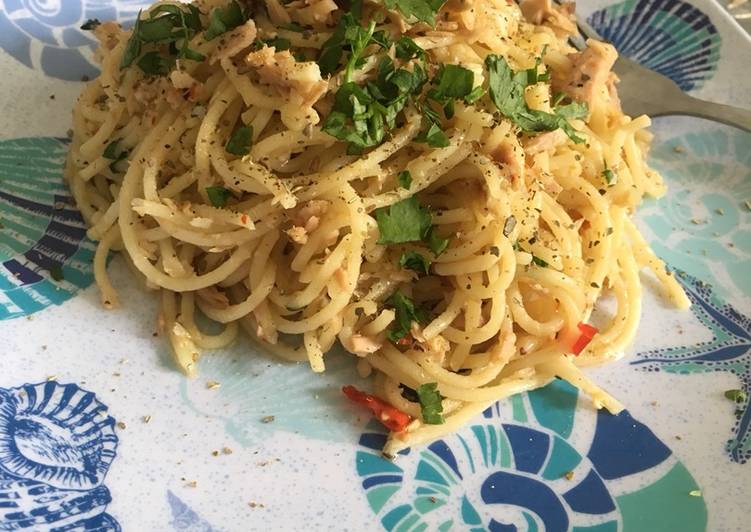 Cara Gampang Membuat Spaghetti Aglio Olio Tuna yang Lezat