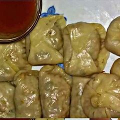A picture of Momos.