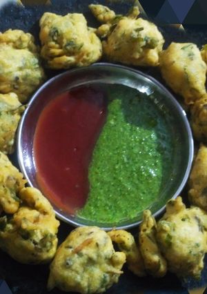 મેથી ગોટા (Methi Gota Recipe In Gujarati) રેસીપી મુખ્ય ફોટો