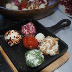 A picture of My yogurt balls.