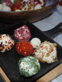 A picture of My yogurt balls.
