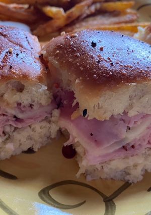 A picture of Hawaiian Ham and Cheese Sliders.