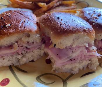 The New Way Making Recipe Hawaiian Ham and Cheese Sliders Practical Delicious
