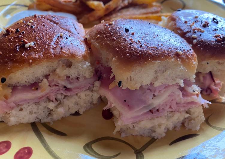 Hawaiian Ham and Cheese Sliders Hawaiian Ham and Cheese Sliders
