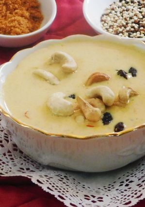 A picture of Kheer/payasam with Quinoa, condensed milk and jaggery.