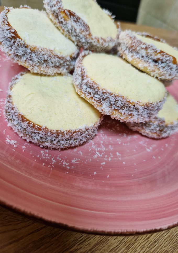 Una foto de Alfajores