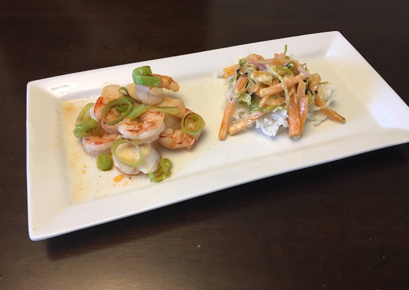 Pétoncles et crevettes aux poireaux et carottes